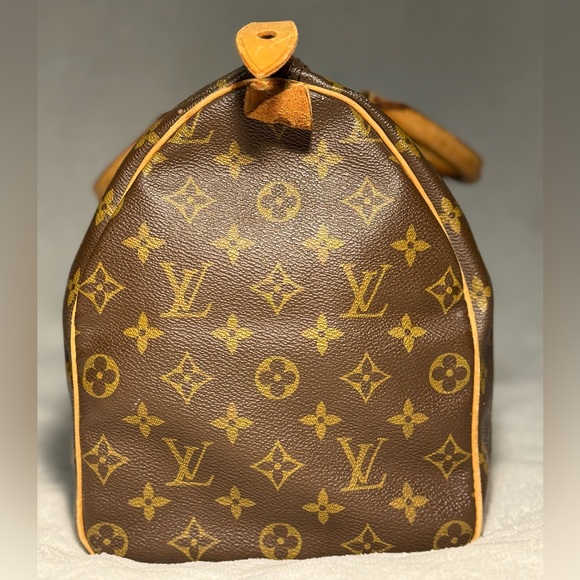 Authentic Louis Vuitton Speedy 35 - Picture 4 of 17